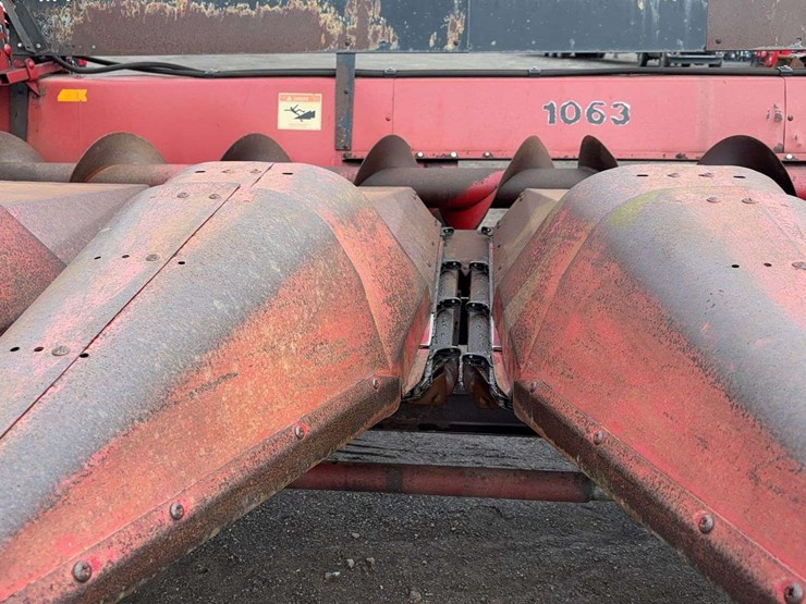 case-ih-1063-image-12