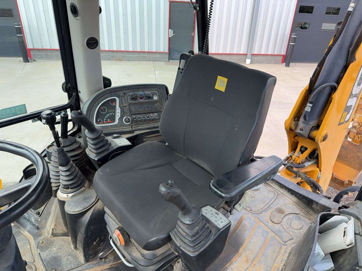 jcb-3cx-image-29