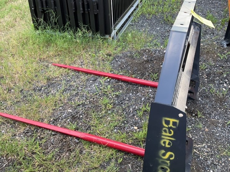 landhonor-skid-steer-bale-spear(new)-image-2