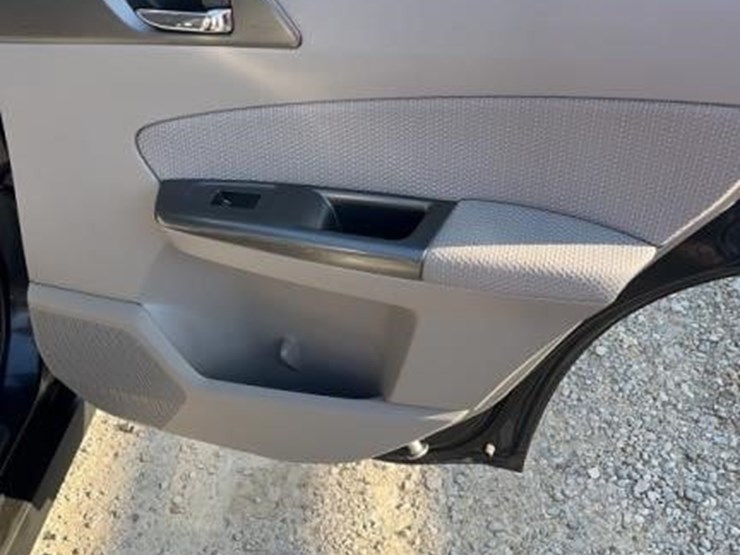 2013-subaru-forester-image-14