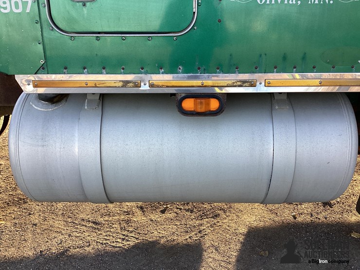 peterbilt-379-image-19