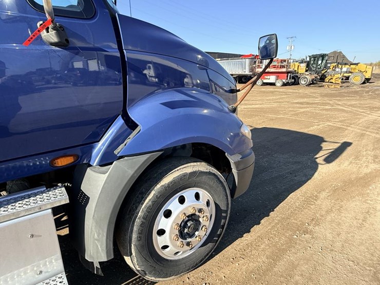 2017-international-prostar-image-17