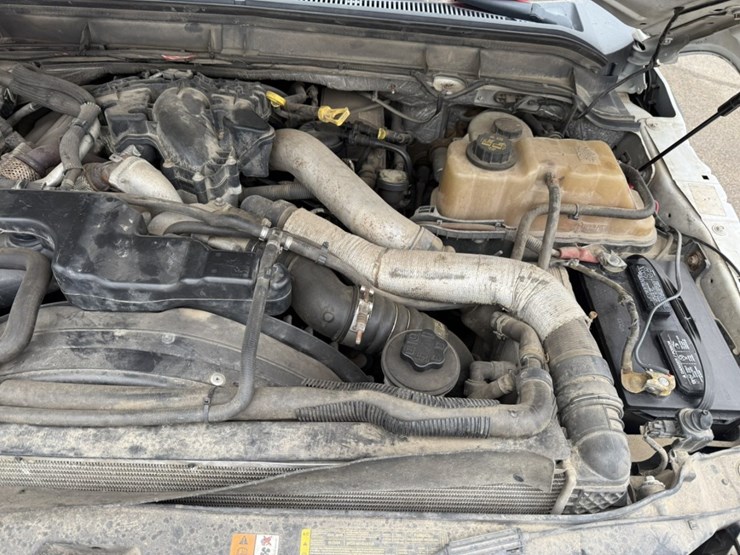 2011-ford-f550-image-16