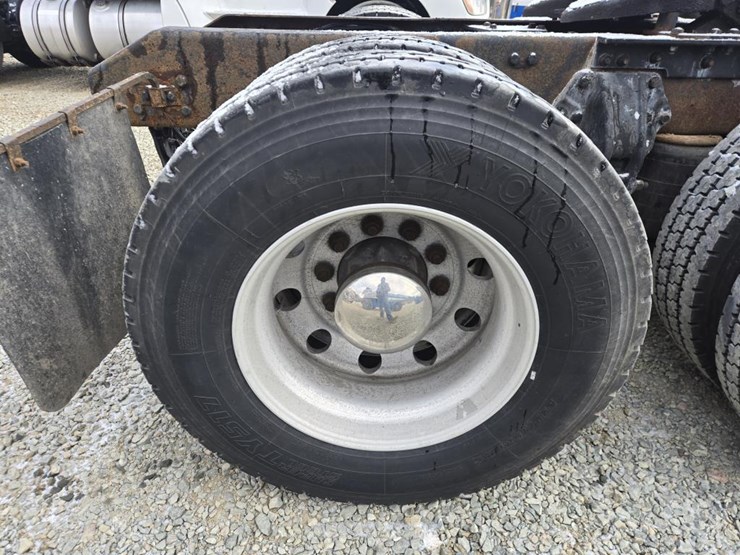 2013-kenworth-t660-image-66