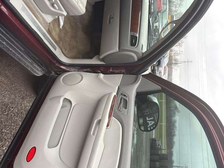 2008-chevrolet-suburban-image-15