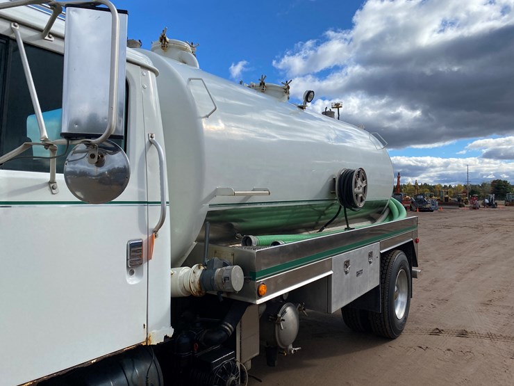 1999-international-4900-image-22