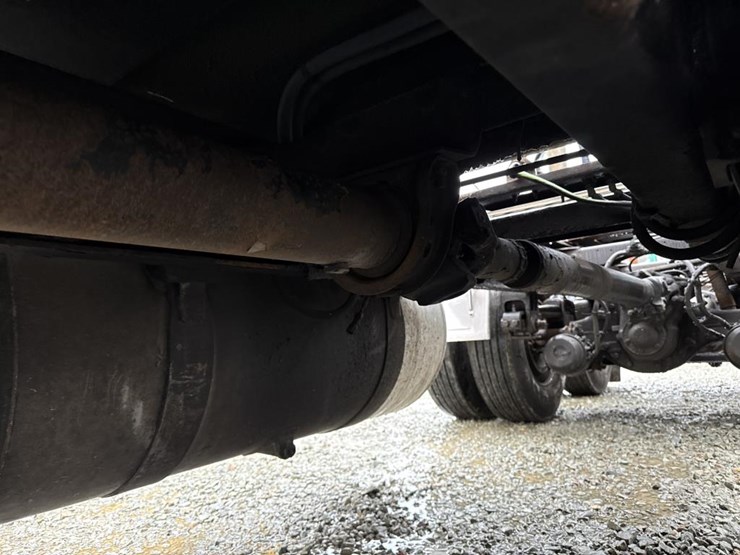 1999-peterbilt-379-image-37