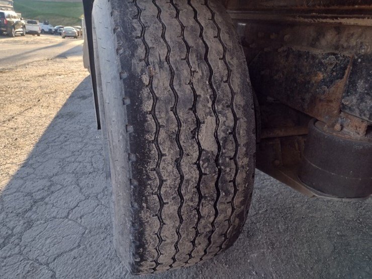 peterbilt-389-image-28