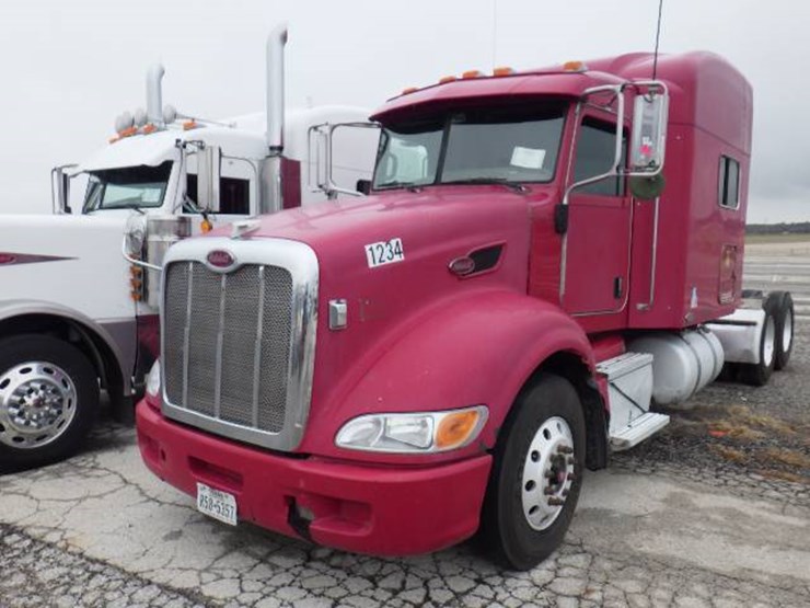 peterbilt-386-image-1