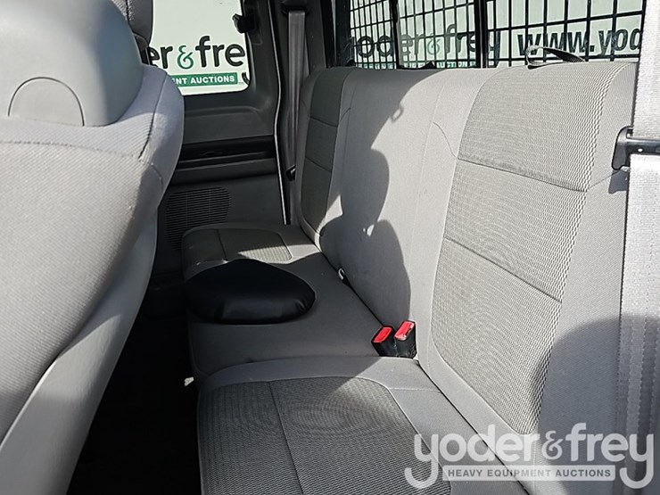 ford-f350-xlt-image-23