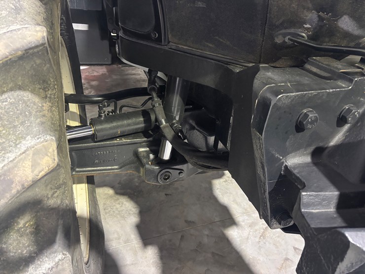 new-holland-t8.350-image-2