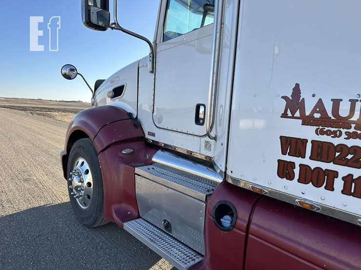 2014-peterbilt-386-image-18