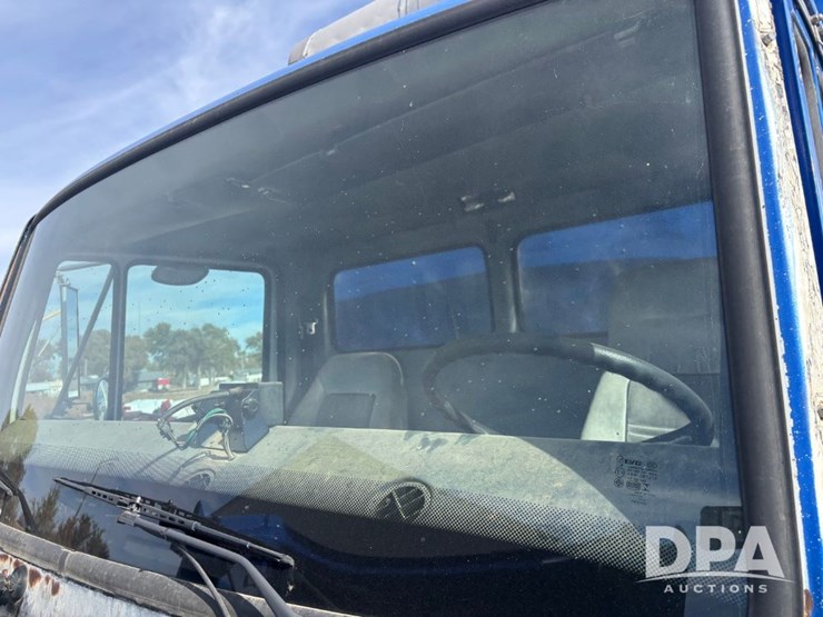 freightliner-fl106-image-52