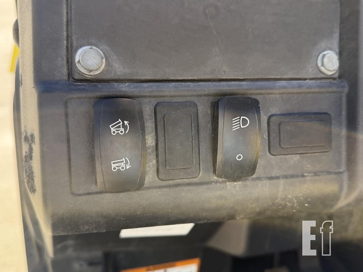 john-deere-gator-xuv-835m-image-22