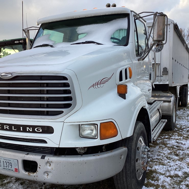 #4671 • Sterling Single Axle Semi