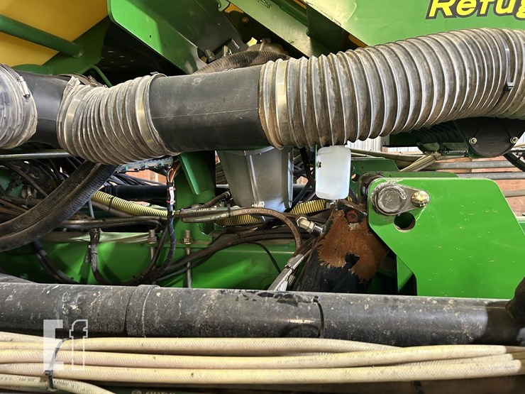 2014-john-deere-db60-image-58