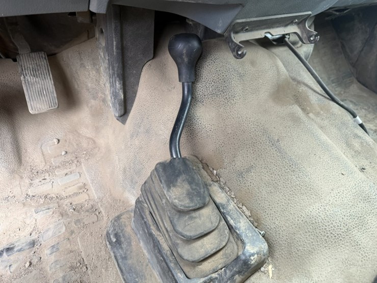 2012-ford-f550-image-33