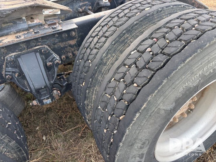 2014-kenworth-t660-image-26