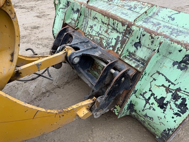 2015-caterpillar-908h2-image-21