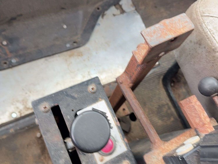 2001-international-4700-image-22