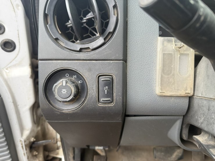 2012-ford-f550-image-36