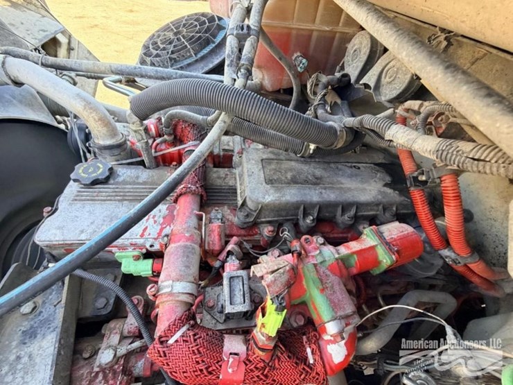 freightliner-m2-106-image-16