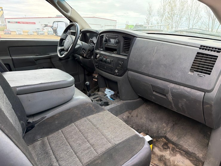 2008-dodge-3500-image-37