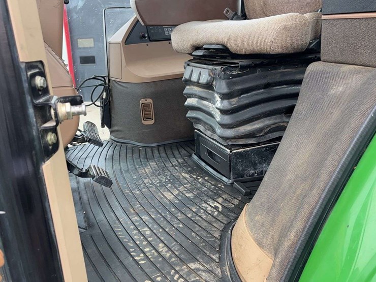 2003-john-deere-8120-image-36