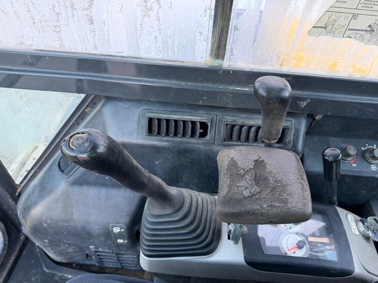 2010-komatsu-pc55mr-3-image-30