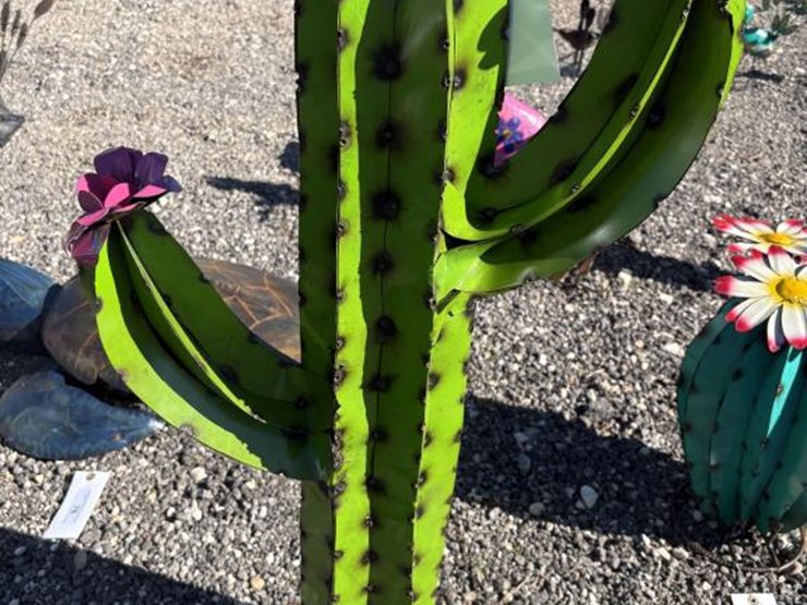 #77-•-metal-art--medium-cactus-image-2