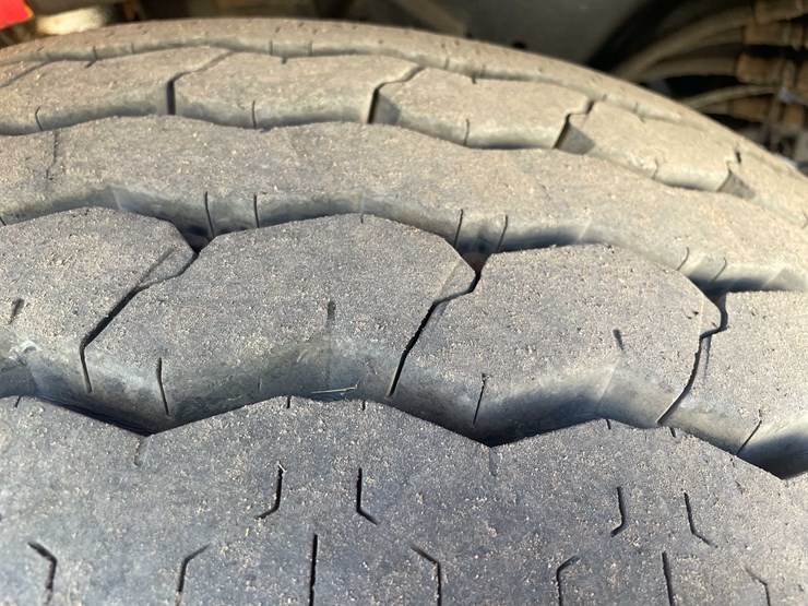 international-4900-image-49