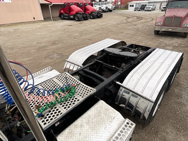 2015-western-star-4900sa-image-21