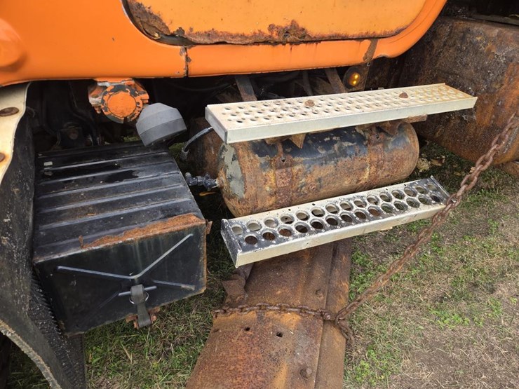 mack-rd690s-image-36