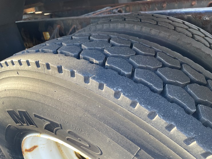 2015-ford-f650-image-15