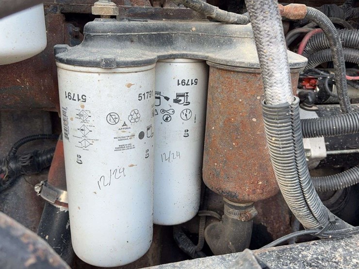 1999-mack-cl713-image-22