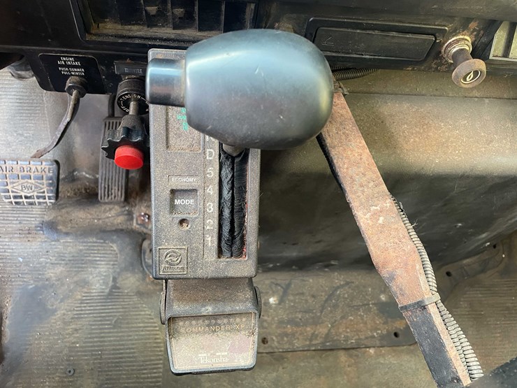 international-4900-image-93