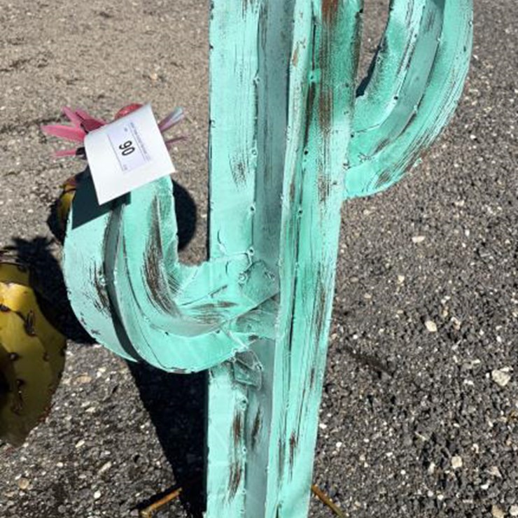 #90 • Metal Art- Standing Cactus