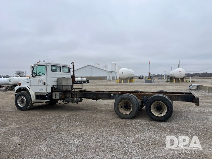 freightliner-fl80-image-12