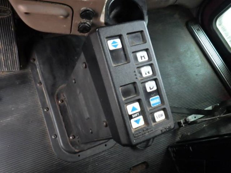 peterbilt-386-image-23