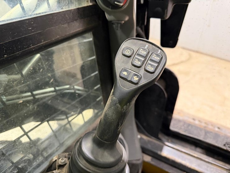 2024-new-holland-c337-image-27