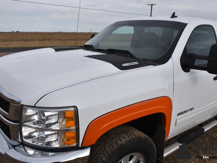 chevrolet-silverado-2500-image-10