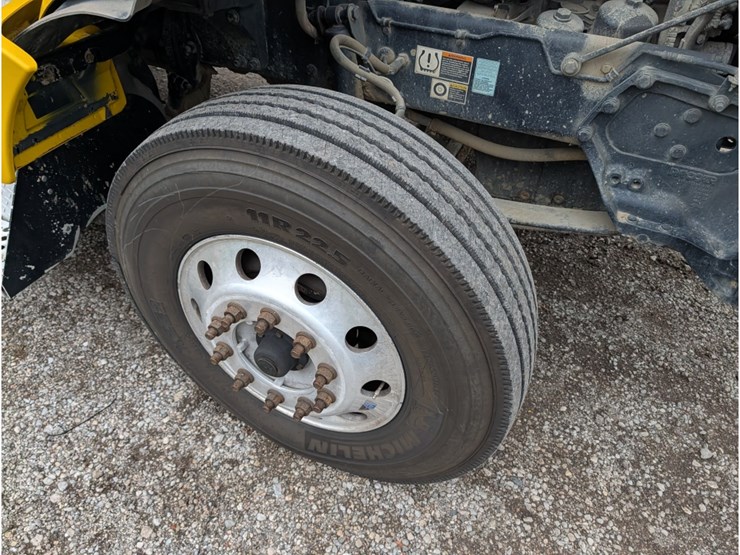 2020-kenworth-t880-image-12