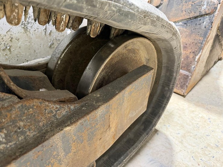 2022-bobcat-t76-image-21