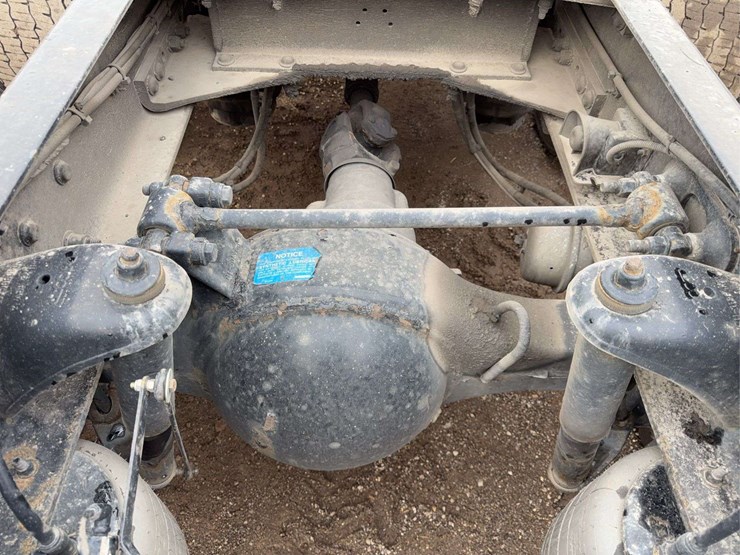 2019-peterbilt-579-image-18