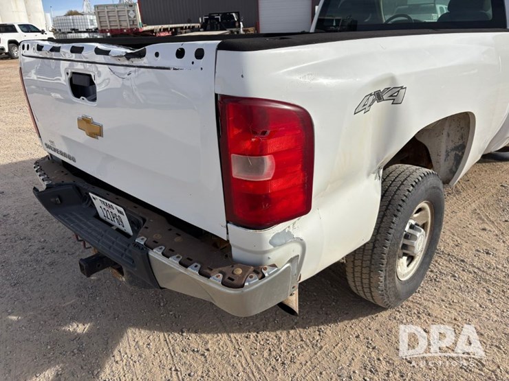 2010-chevrolet-silverado-2500hd-image-37