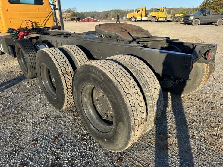 1996-mack-rd688s-image-16