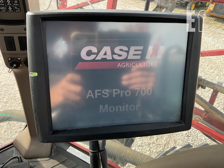 case-ih-patriot-3330-image-8