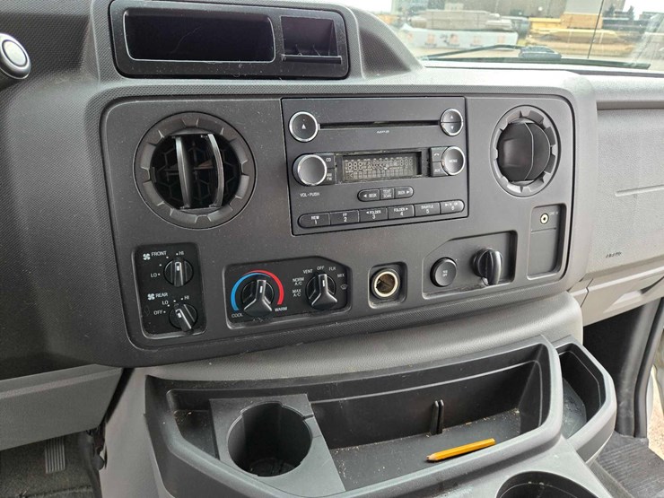 2012-ford-e350-image-13