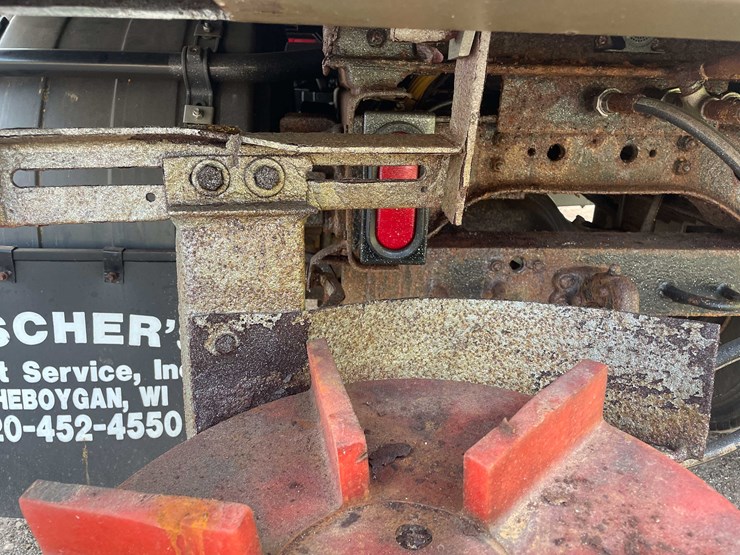 international-4900-image-28