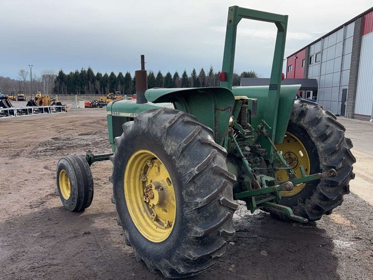 john-deere-2640-image-4